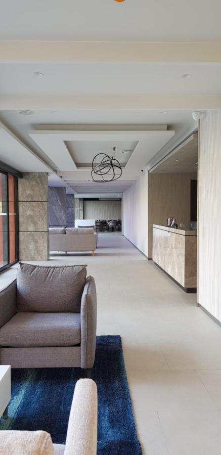 KOS Hotel Suvarnabhumi Airport Bangkok Luaran gambar