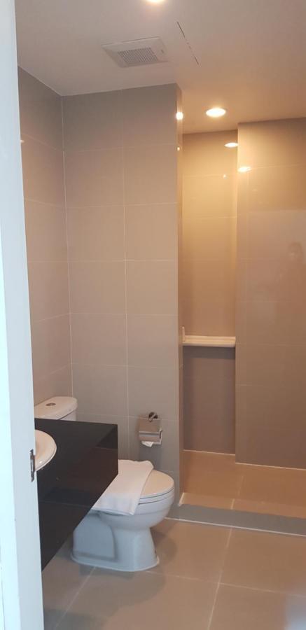 KOS Hotel Suvarnabhumi Airport Bangkok Luaran gambar